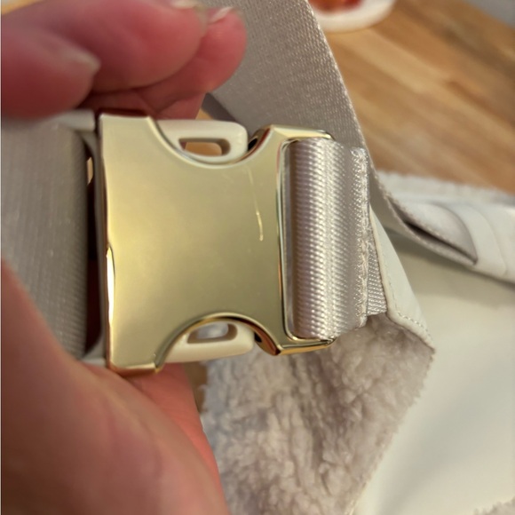 Lululemon Everywhere Belt Bag Large 2L - Picture 5 of 8